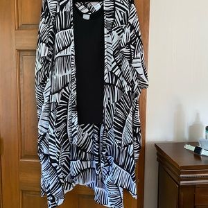 Chico’s Palm- Frond Print Ruana Wrap